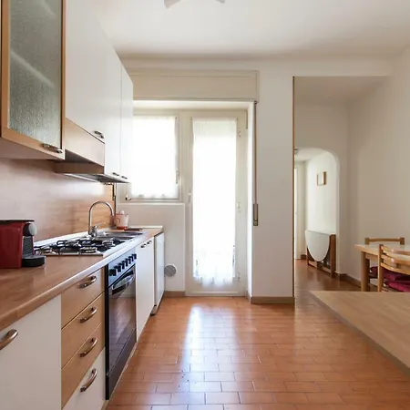 Spacious Modern Flat In A Lively Area Milano