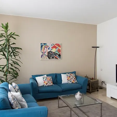 Daire Spacious Modern Flat In A Lively Area *