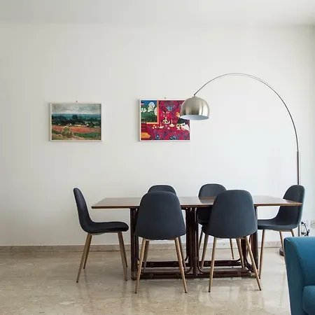 Spacious Modern Flat In A Lively Area Milano