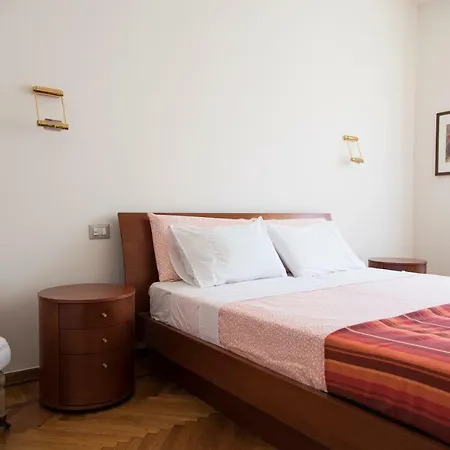 Daire Spacious Modern Flat In A Lively Area Milano