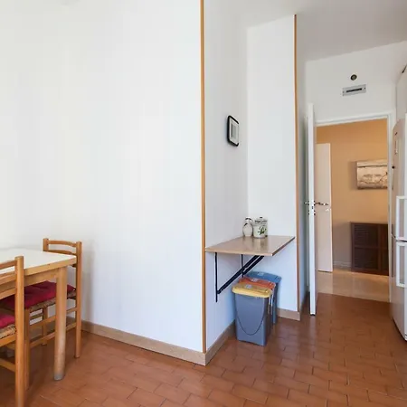 Apartman Spacious Modern Flat In A Lively Area Milánó