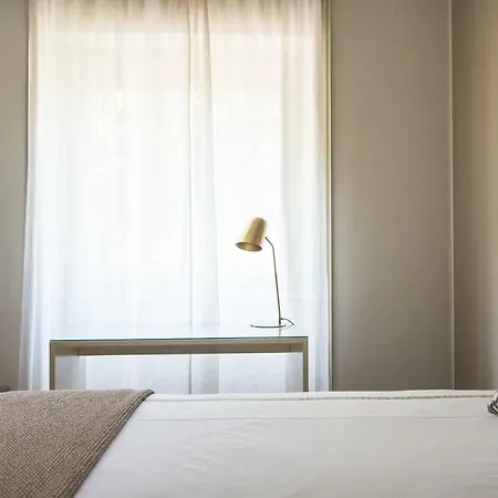 Spacious Modern Flat In A Lively Area דירה מילאנו