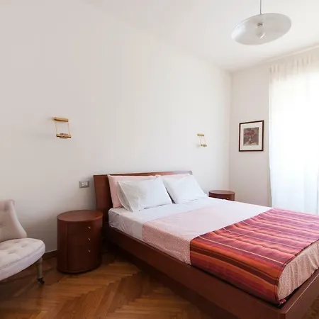 דירה Spacious Modern Flat In A Lively Area *