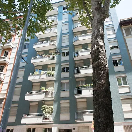 Spacious Modern Flat In A Lively Area * מילאנו