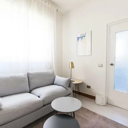 Spacious Modern Flat In A Lively Area * מילאנו
